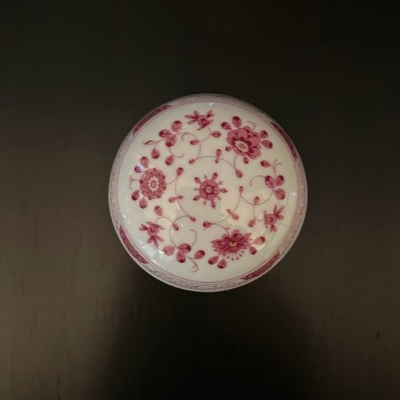 EUC AK Kaiser Petersburg Floral w Gold Trim Porcelain Round Trinket Box Germany - Picture 2 of 8